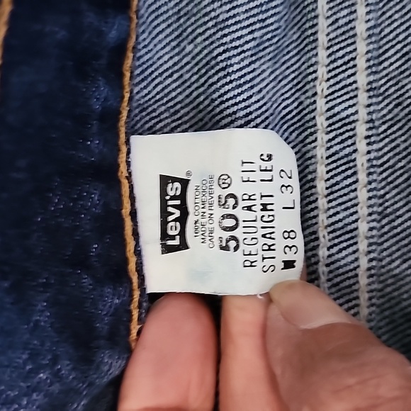 Mens Levi jeans - Picture 3 of 6